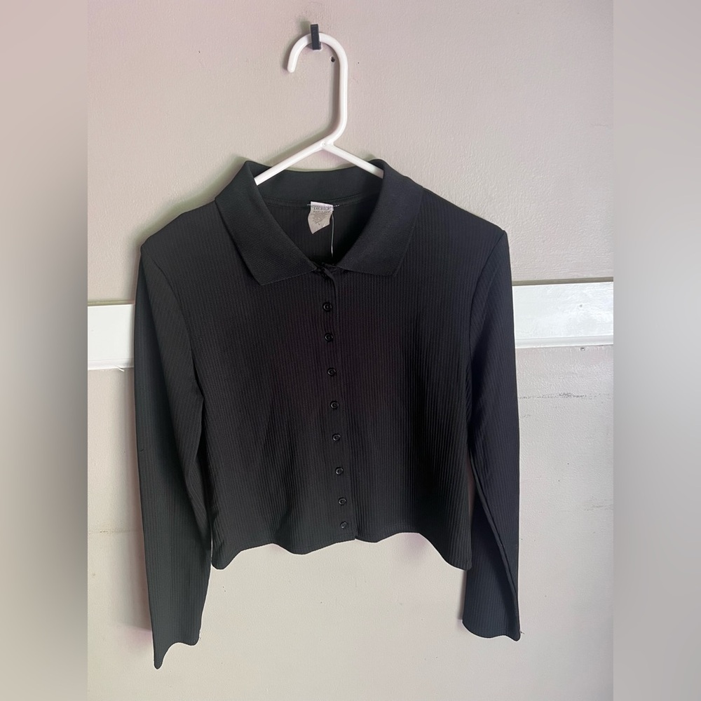 Derek Heart Black Ribbed Button-Down Collared Crop Top